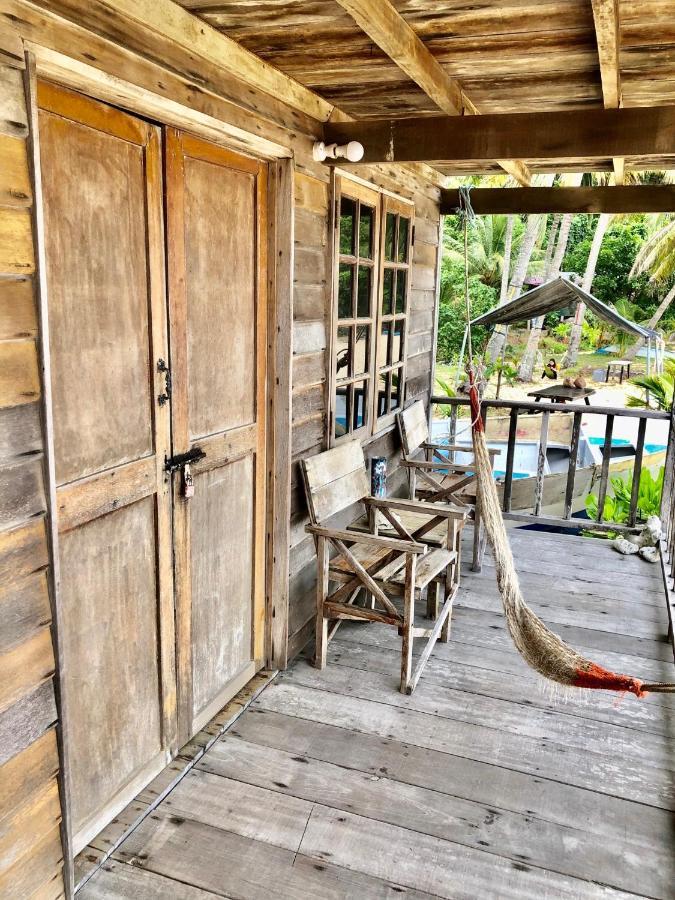 Beachfront Hut Downstairs Astra - Beach Shack Chalet Kampong Juara 外观 照片
